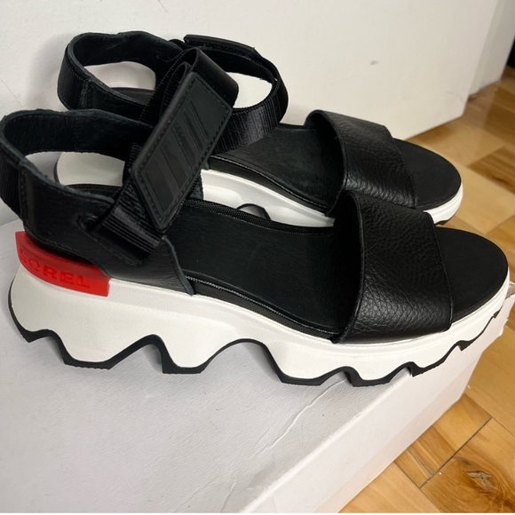 Sorel Kinetic Impact Y-Strap Leather Sandals - Picture 6 of 8